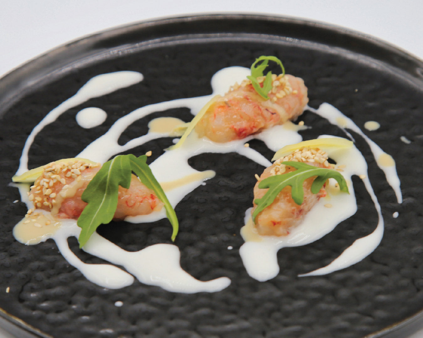 Tartare di Gamberi Rossi al Sesamo e Latte di Cocco allo Zenzero e Lime